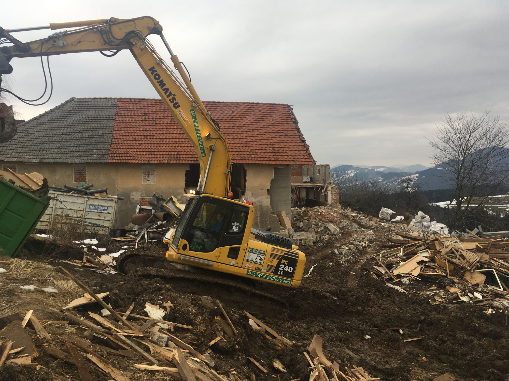 Beginn Abbrucharbeiten